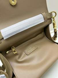 Picture of Valentino Handbags _SKUfw194598210fw